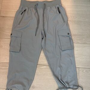 Cropped cargo pants! New with tags!!